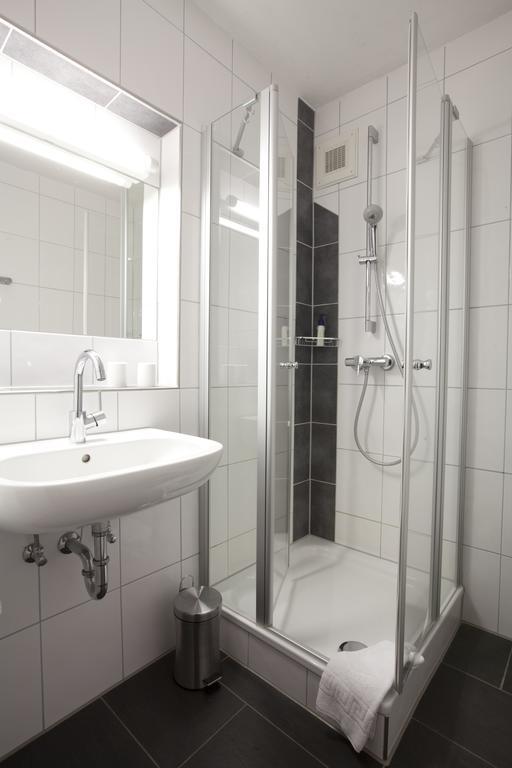 Gasthof Hotel Engel Simonswald Quarto foto